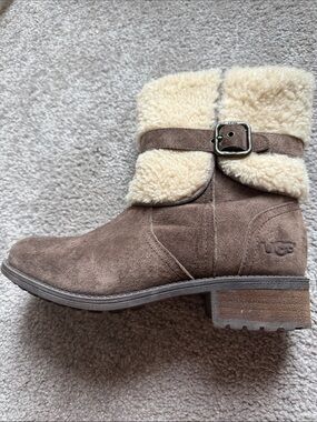 UGG Australia Blayre ll Expresso Suede Boot!